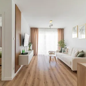 Apartament Horyzont - Navigator- Mozliwosc Wykupienia Sniadan!!!, Kołobrzeg